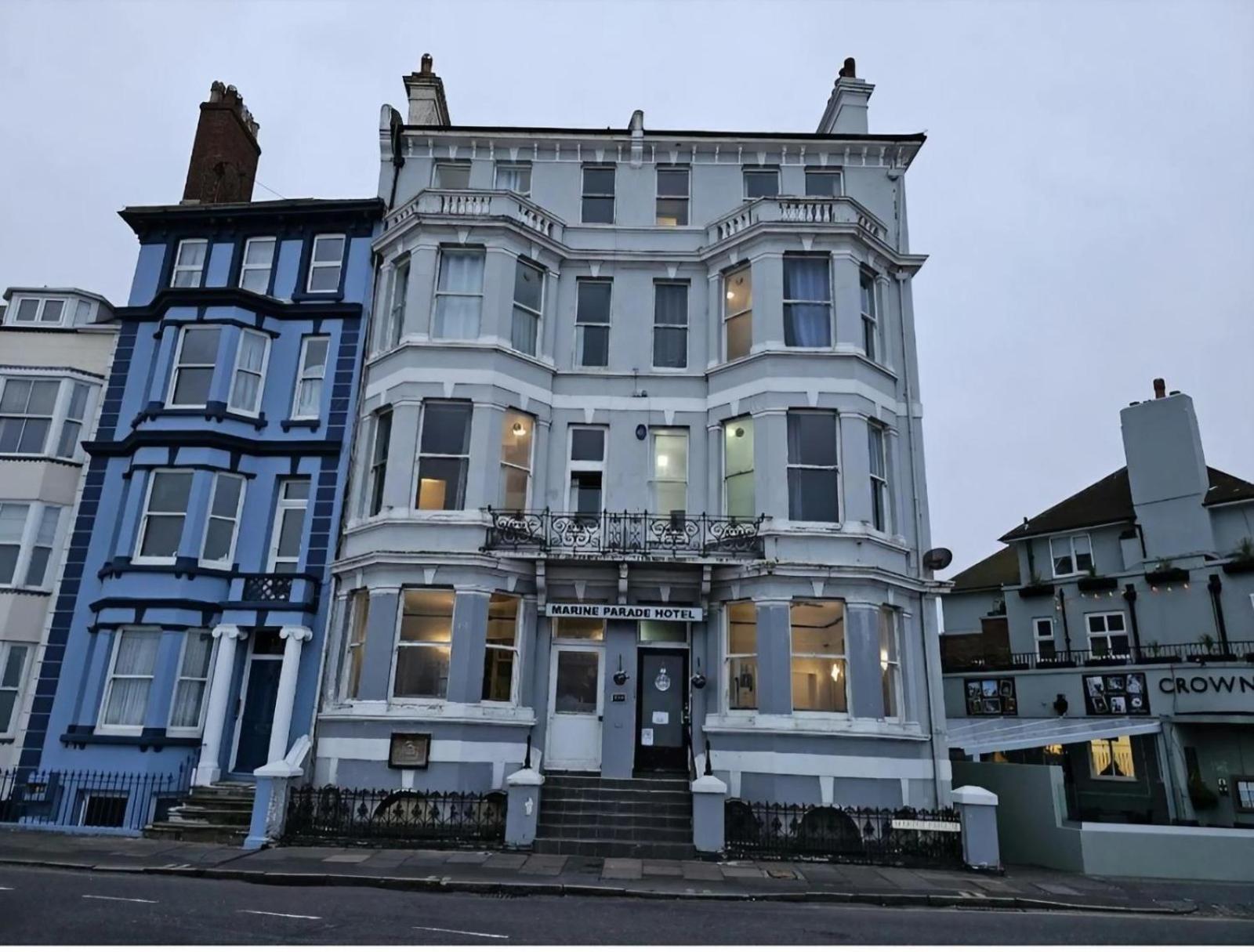Oyo Marine Parade Hotel, Eastbourne Pier Exterior foto
